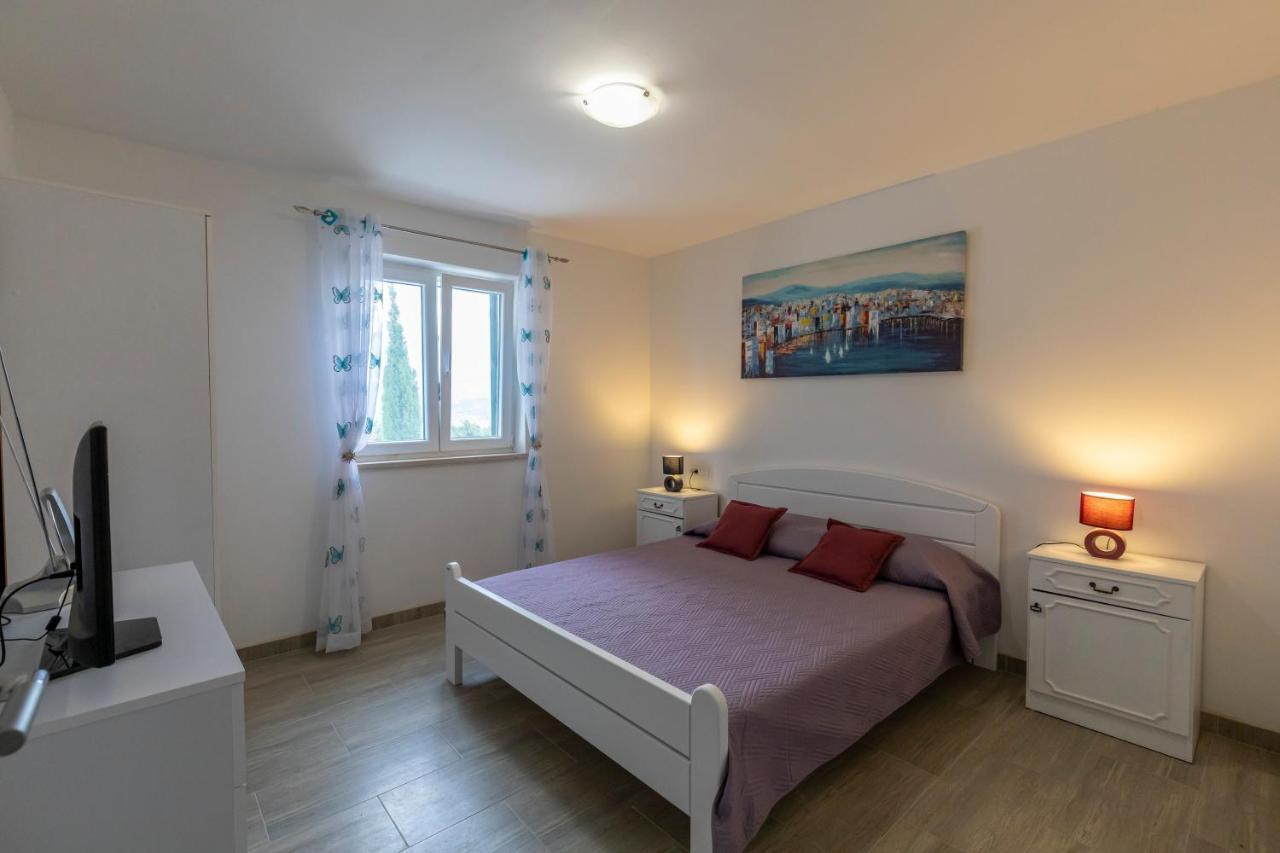Villa Little Hill Постира Экстерьер фото